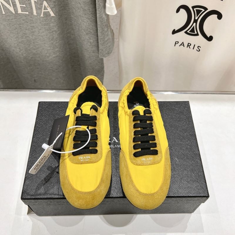 Pra*a casual shoes